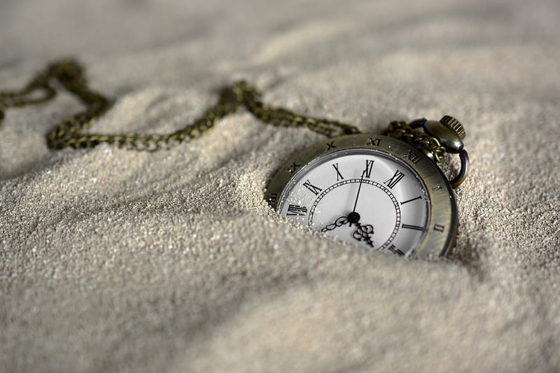Hourglass with flowing sand
